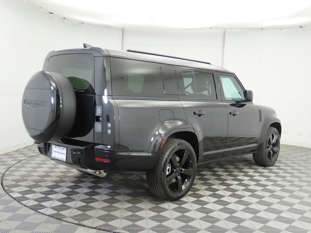 New 2026 Land Rover Defender 130 X-Dynamic SE image 5