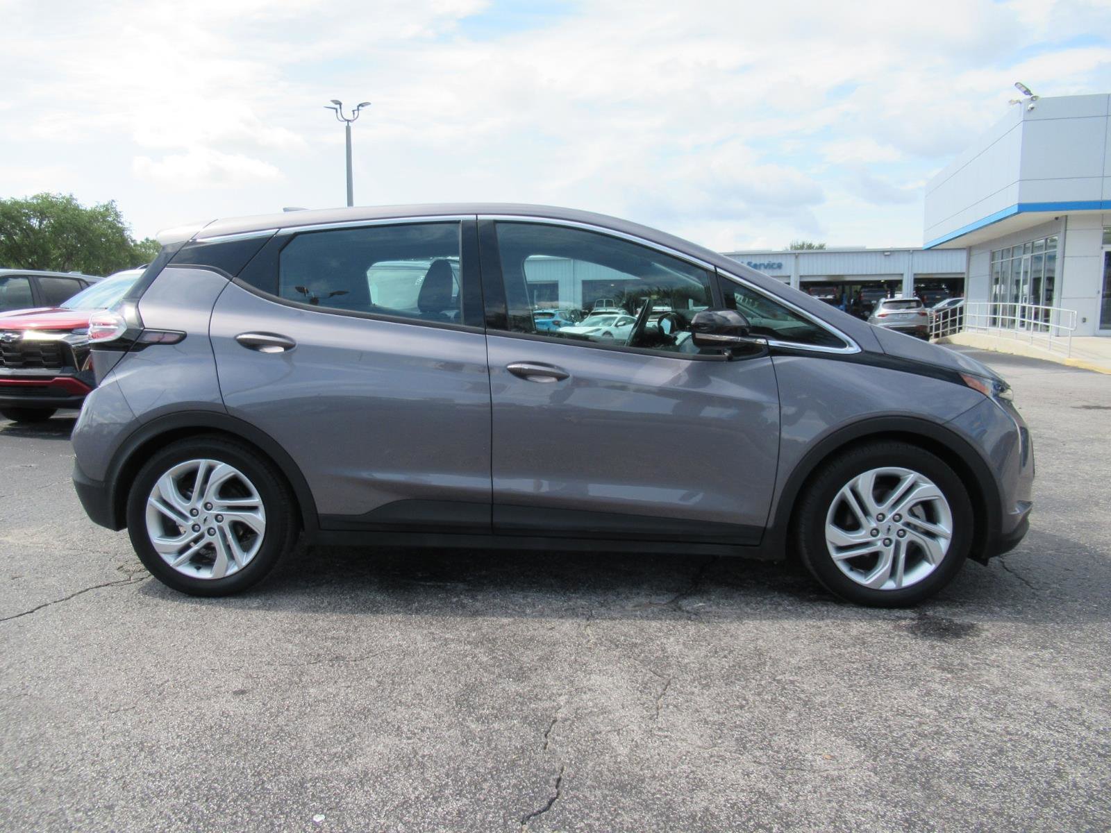 Used 2023 Chevrolet Bolt LT FWD image 4