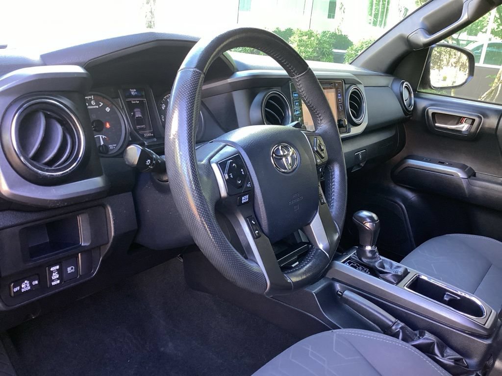 Used 2019 Toyota Tacoma TRD Sport w/ Technology Package AWD/4WD image 13