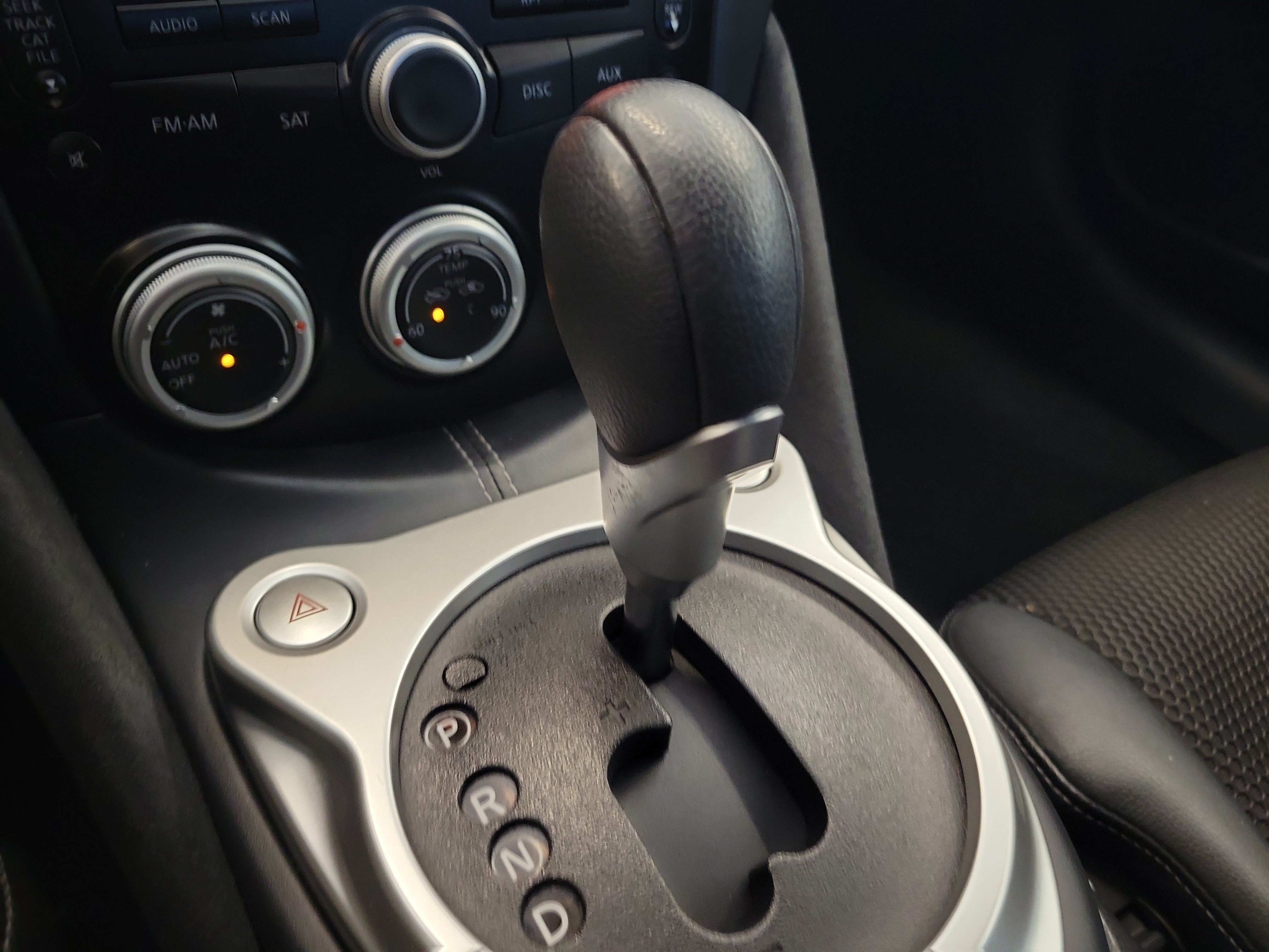 Used 2010 Nissan 370Z Touring RWD image 27