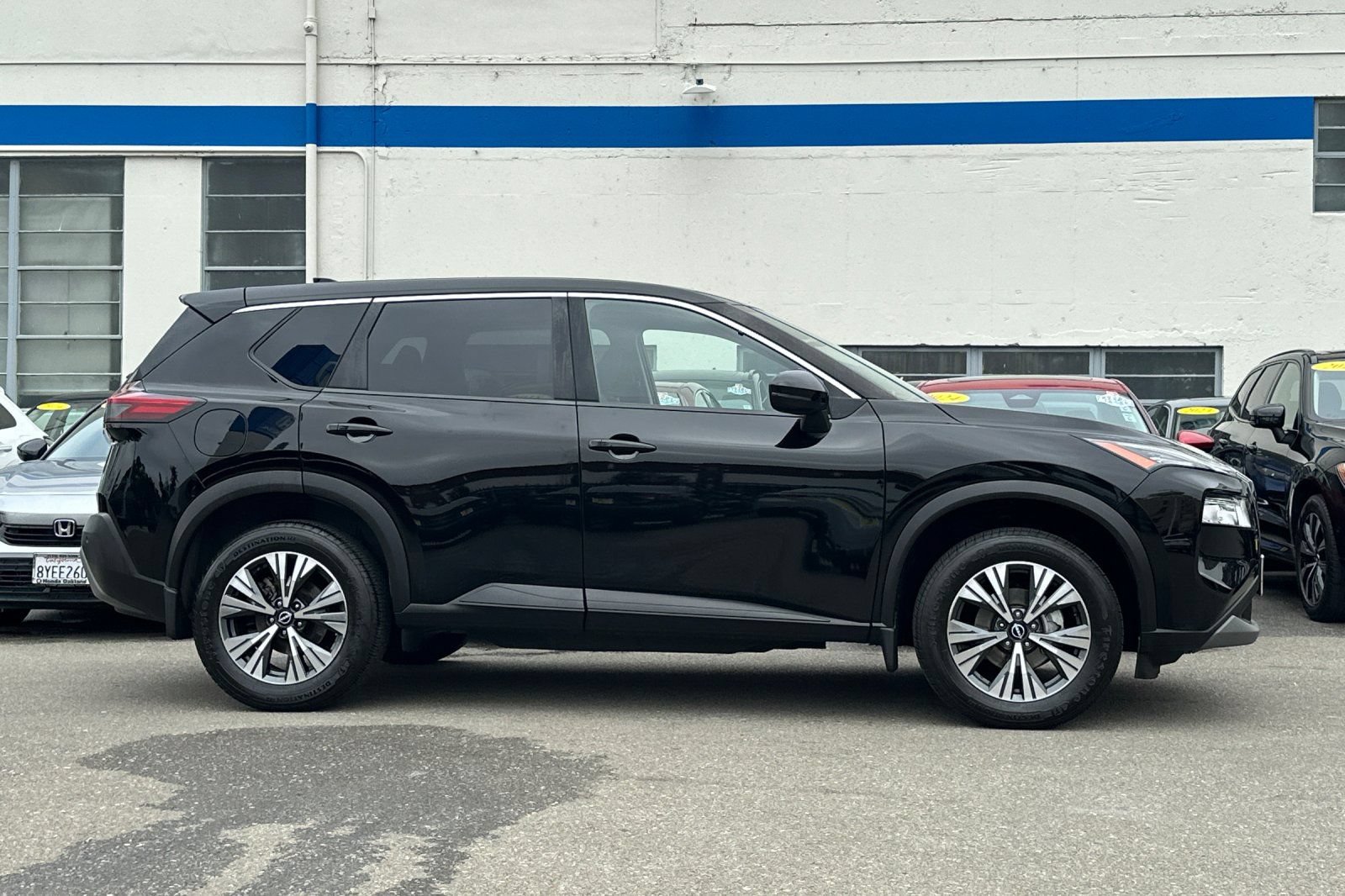Used 2023 Nissan Rogue SV FWD image 4