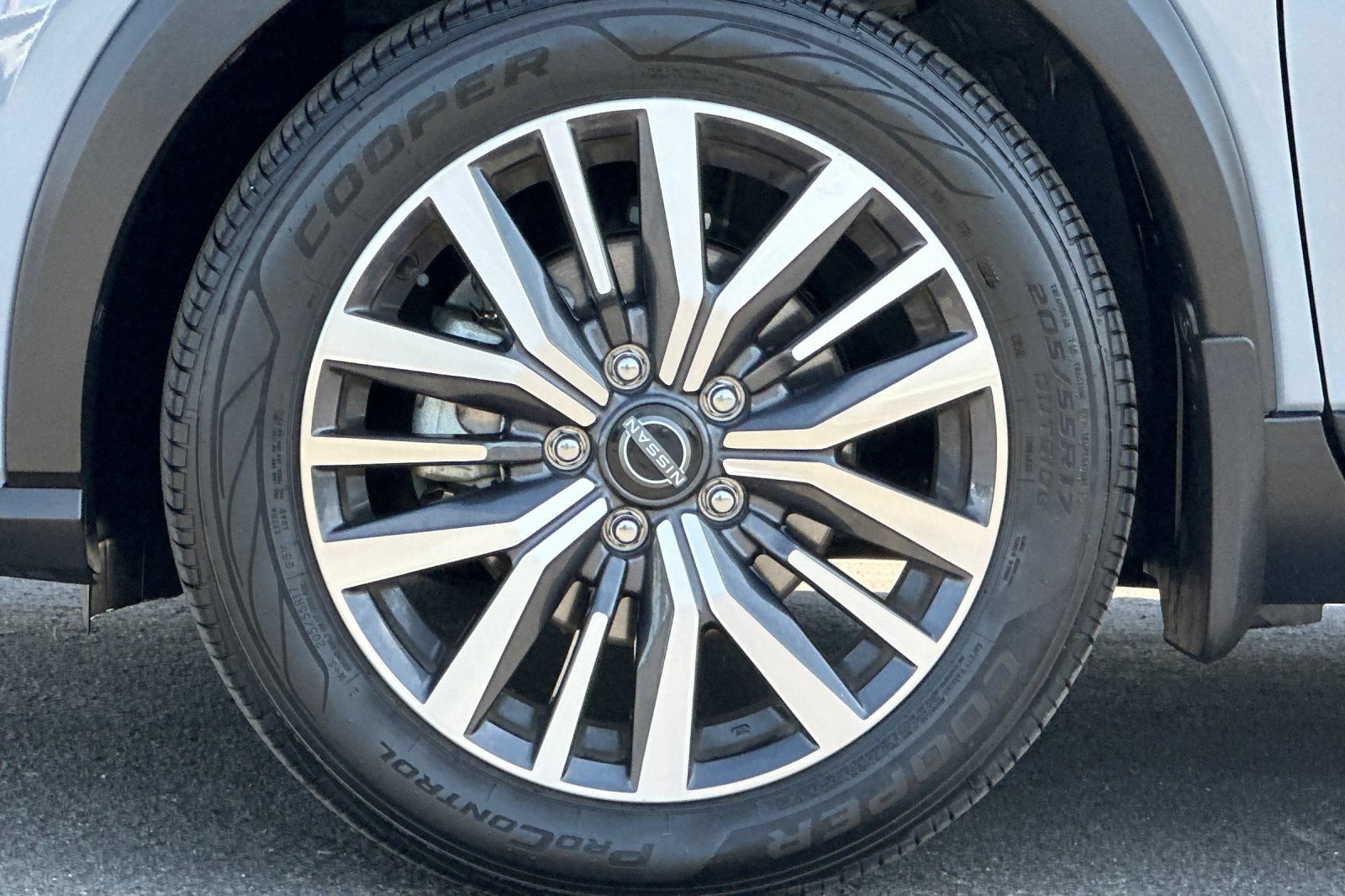 Used 2022 Nissan Kicks SV w/ Interior Electronics Package FWD image 25