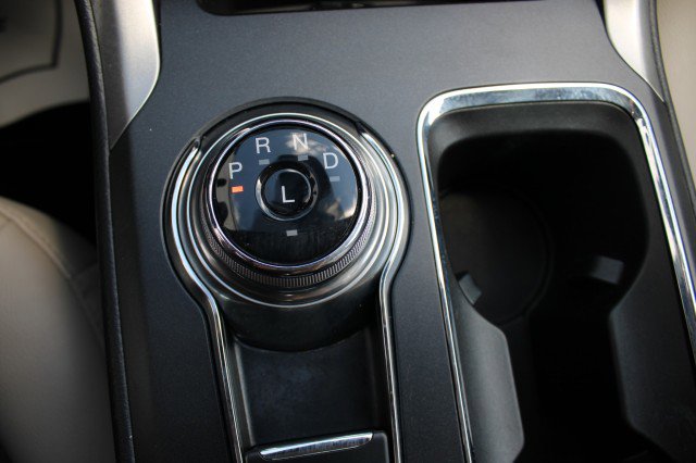 Used 2020 Ford Fusion SEL image 18