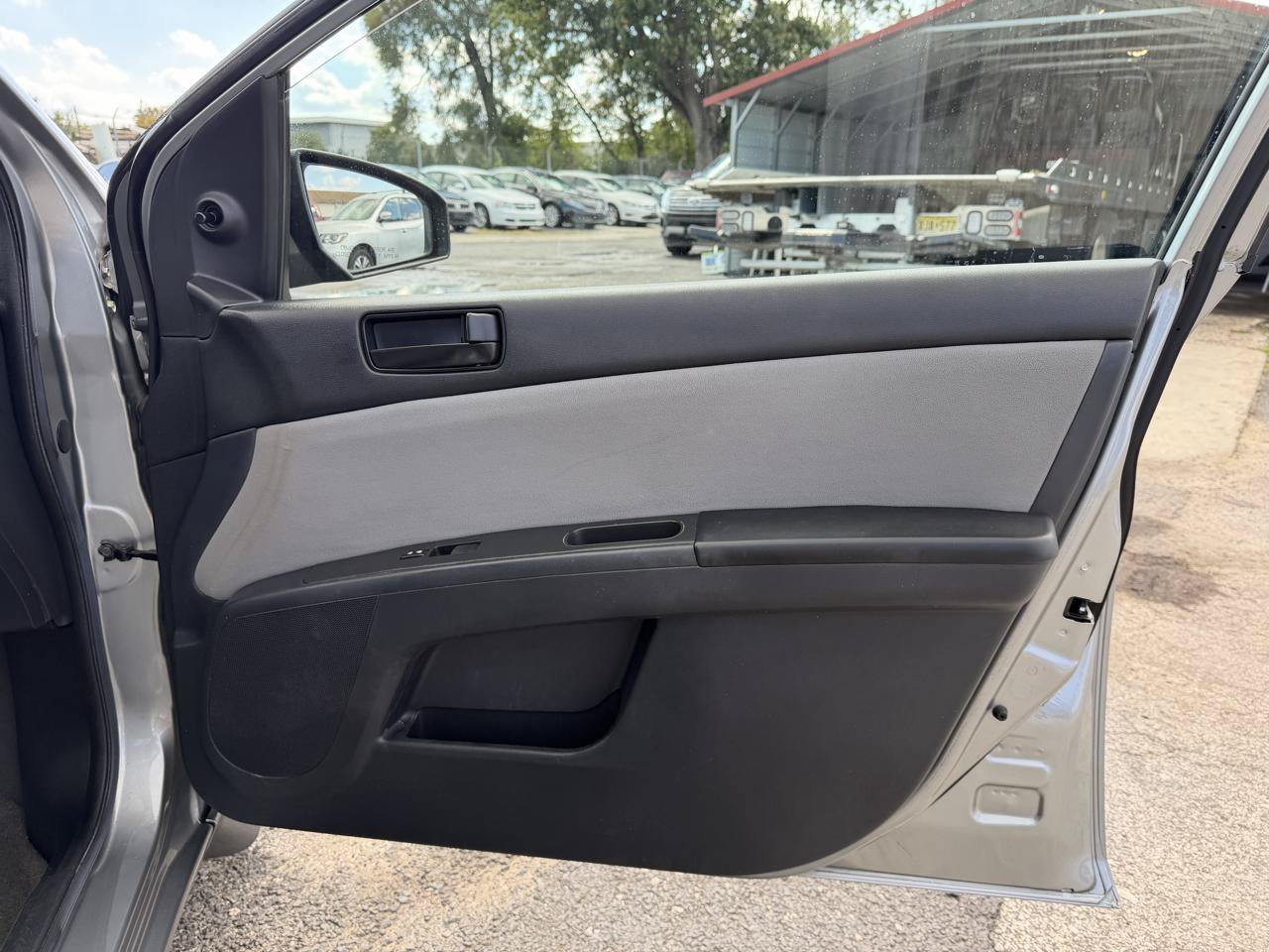 Used 2011 Nissan Sentra 2.0 FWD image 16
