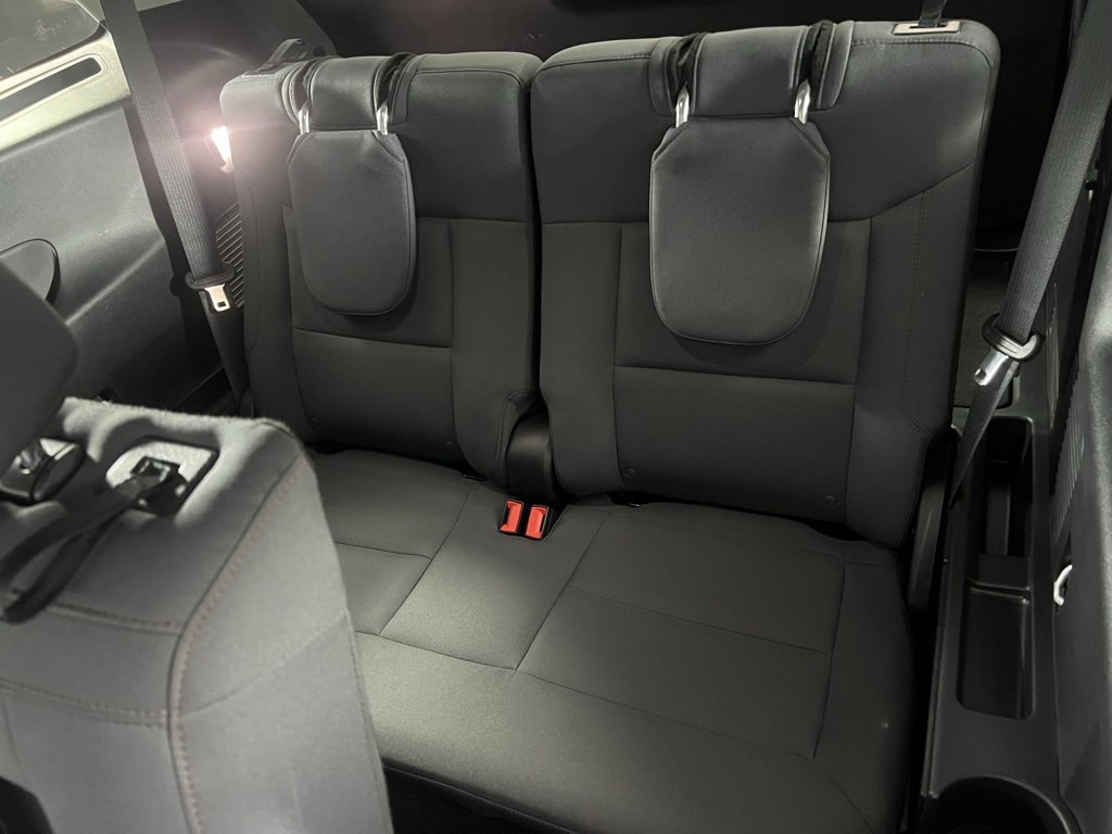 Used 2025 Ford Explorer Active image 28