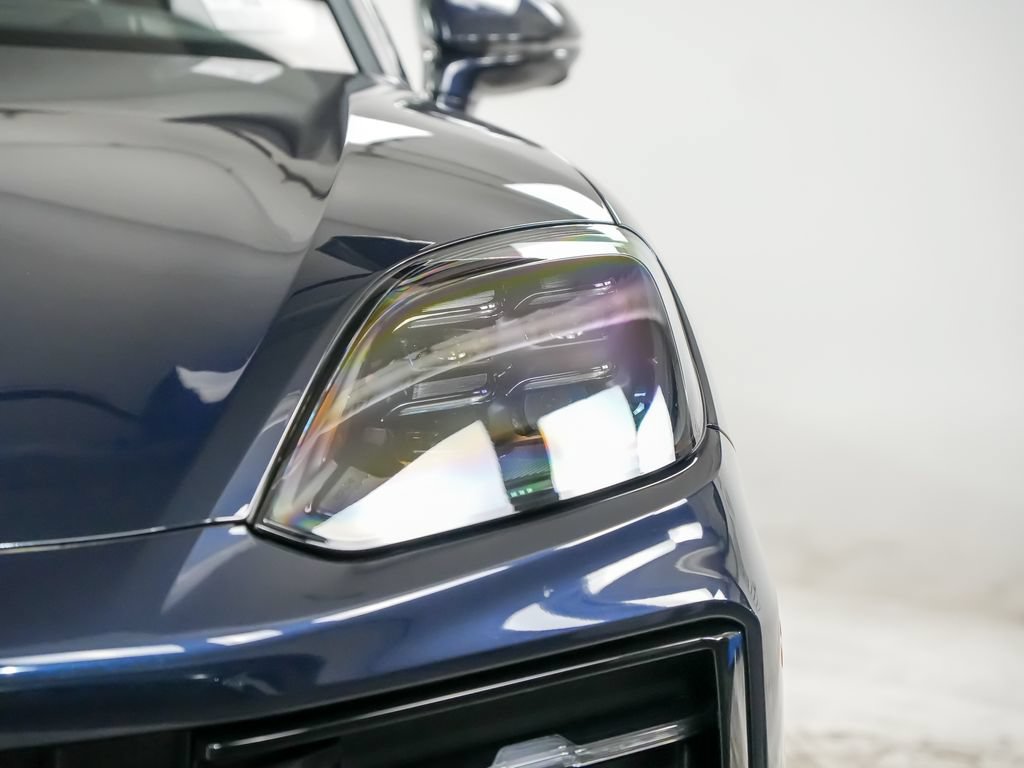 New 2026 Porsche Cayenne GTS AWD/4WD image 6
