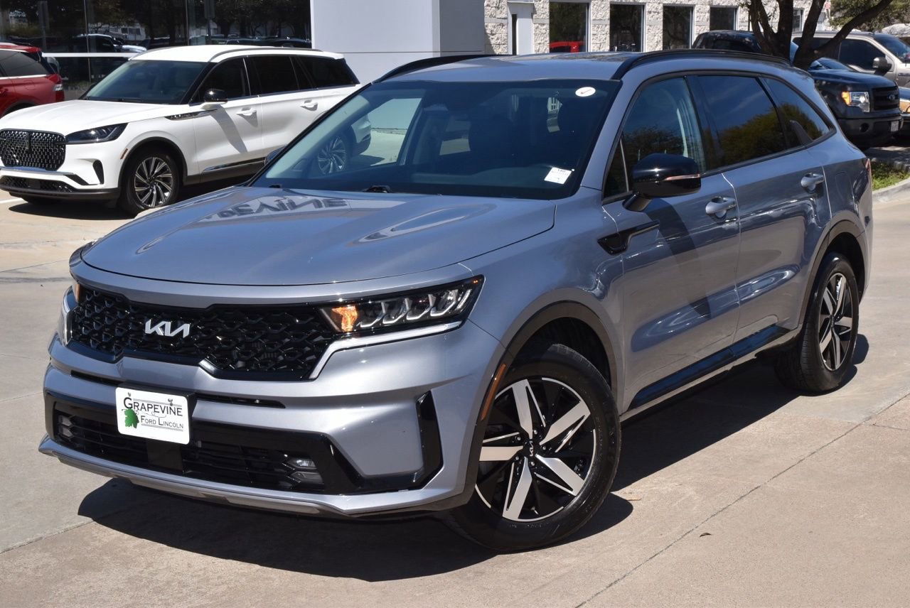 Used 2022 Kia Sorento EX image 13