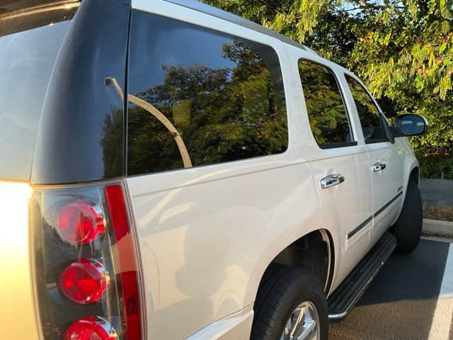 Used 2011 GMC Yukon Denali AWD/4WD image 5