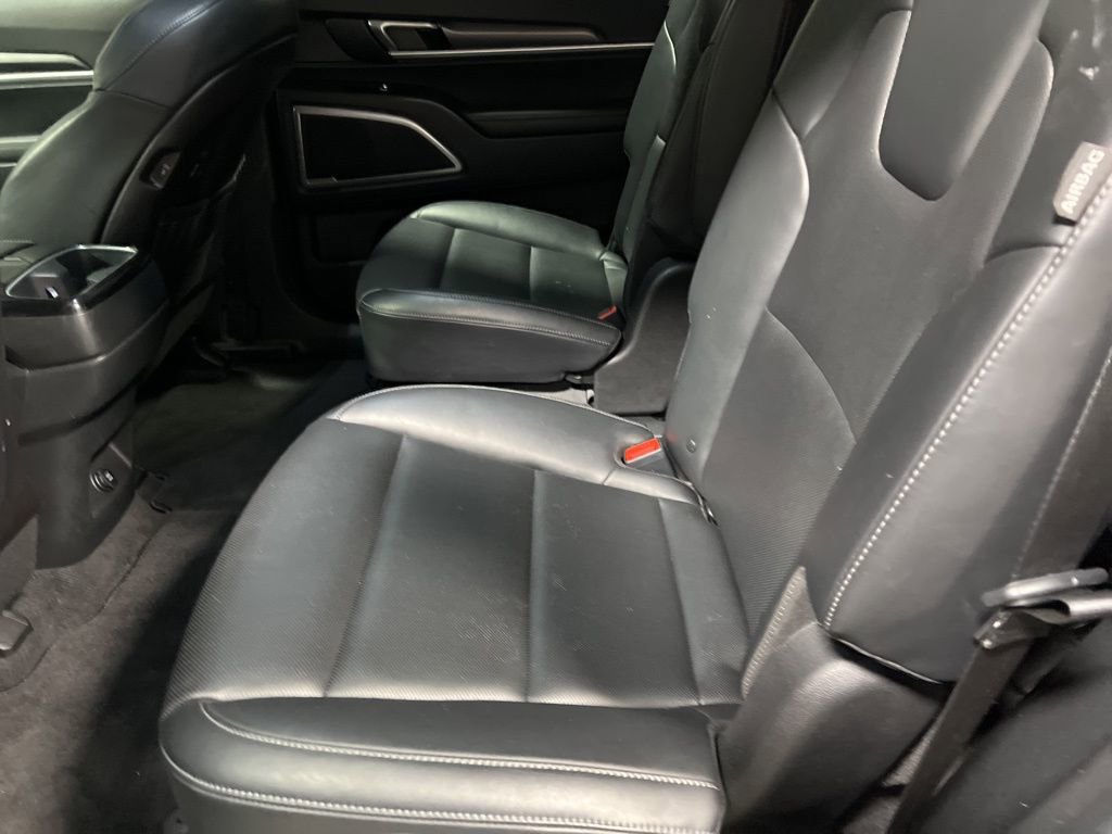 Used 2025 Kia Telluride S image 19