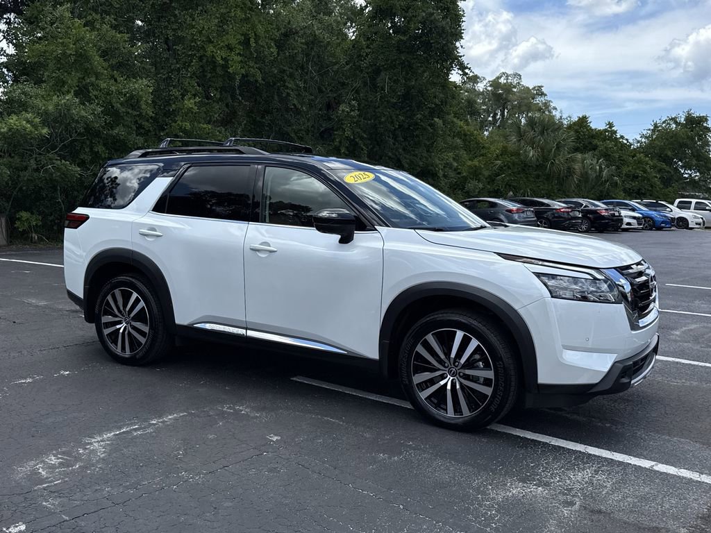 Used 2025 Nissan Pathfinder Platinum w/ Cargo Package FWD image 5