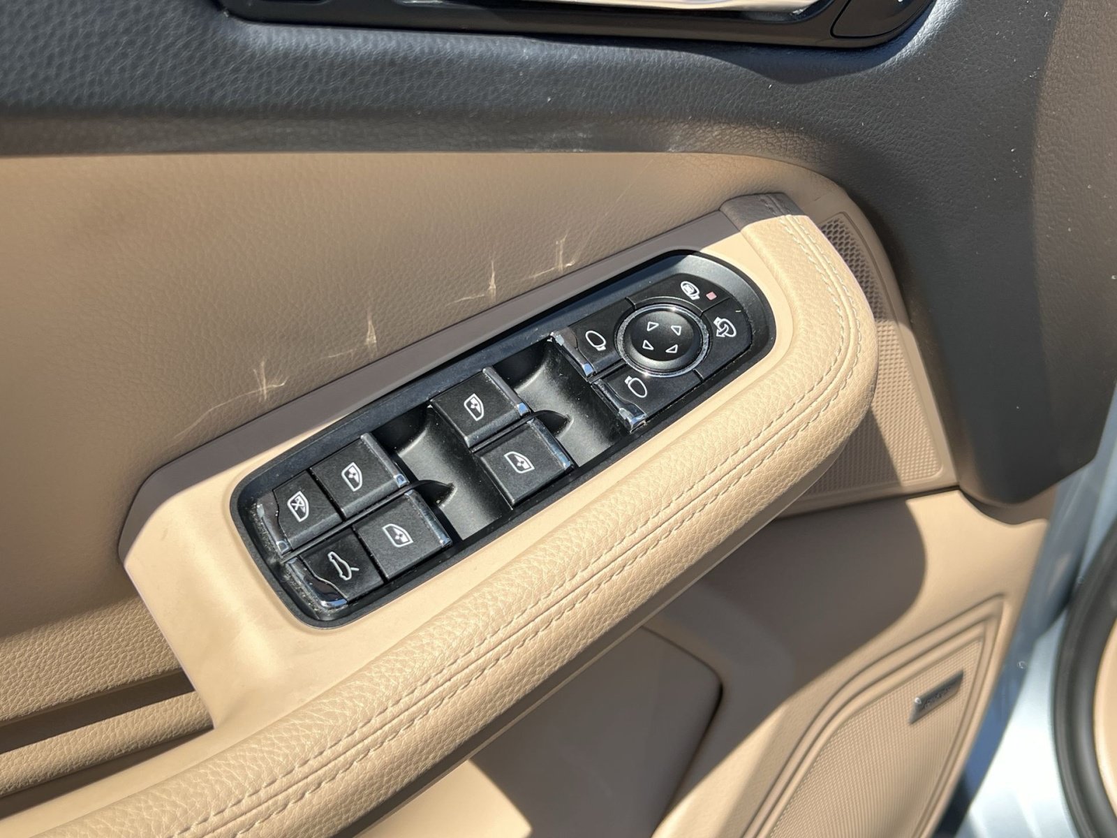Used 2021 Porsche Macan S AWD/4WD image 12