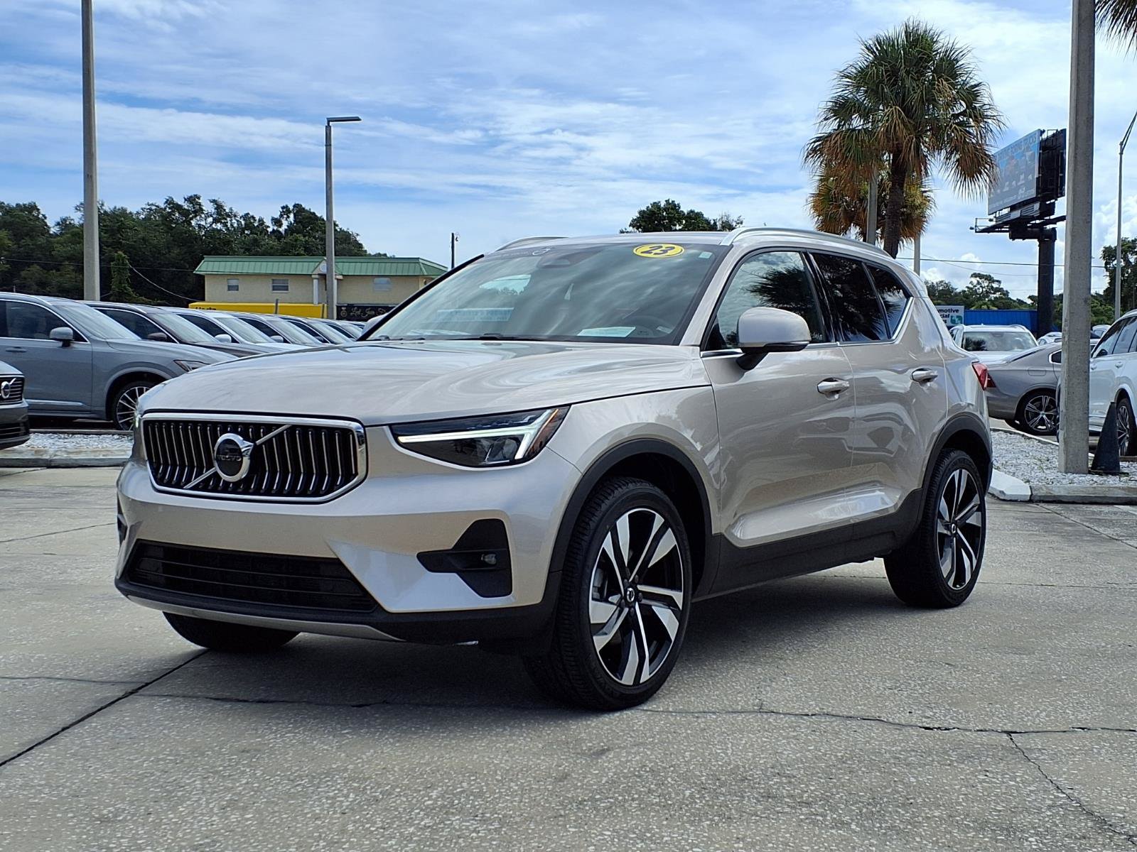 Certified 2023 Volvo XC40 B5 Plus w/ Protection Package Premier AWD/4WD image 3