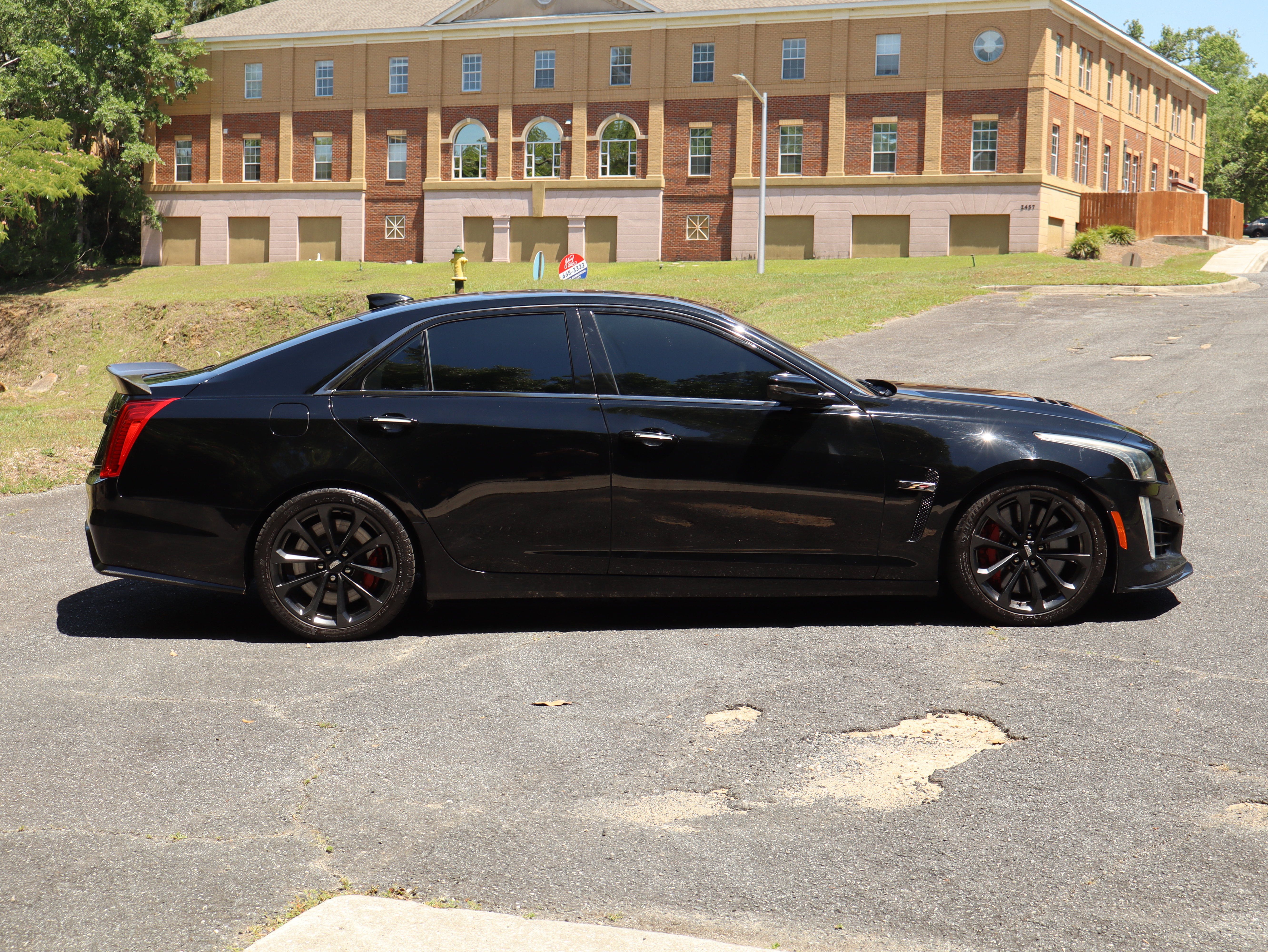 Used 2018 Cadillac CTS V w/ Carbon Fiber Package RWD image 8