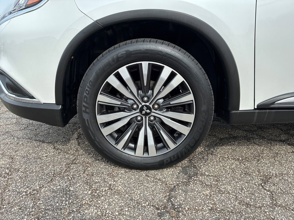 Used 2020 Mitsubishi Outlander SE image 9