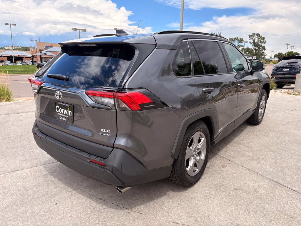 Used 2025 Toyota RAV4 XLE AWD/4WD image 7