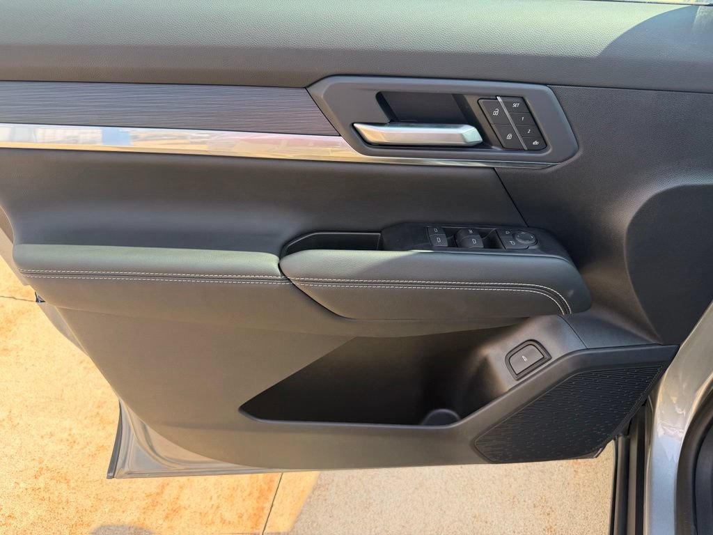 New 2027 GMC Terrain Elevation w/ Elevation Premium Package AWD/4WD image 11