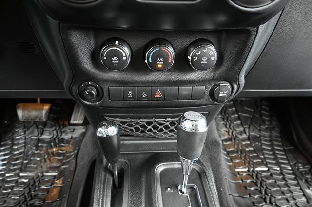 Used 2018 Jeep Wrangler Sport AWD/4WD image 12