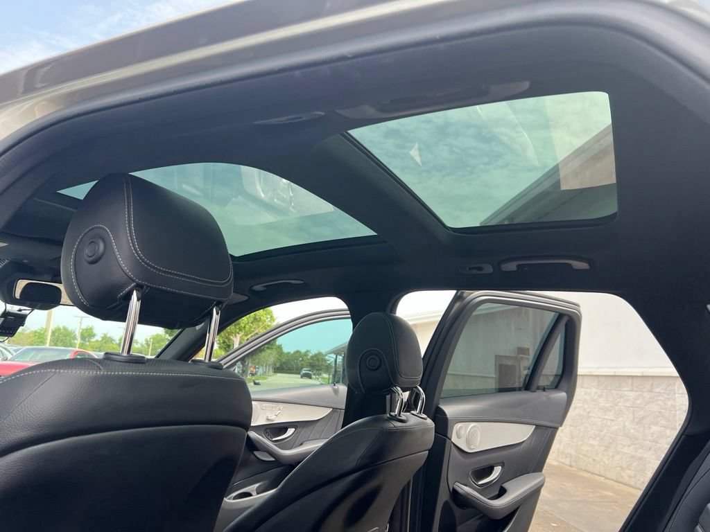 Used 2020 Mercedes-Benz GLC 43 AMG 4MATIC image 24