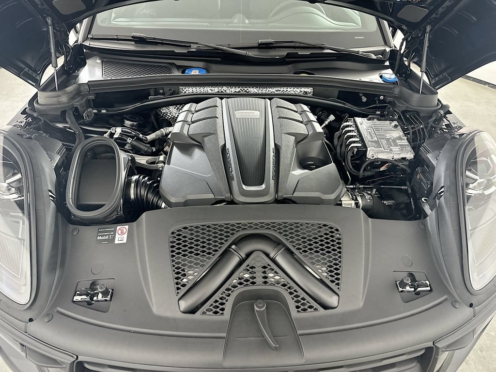 New 2026 Porsche Macan S AWD/4WD image 32
