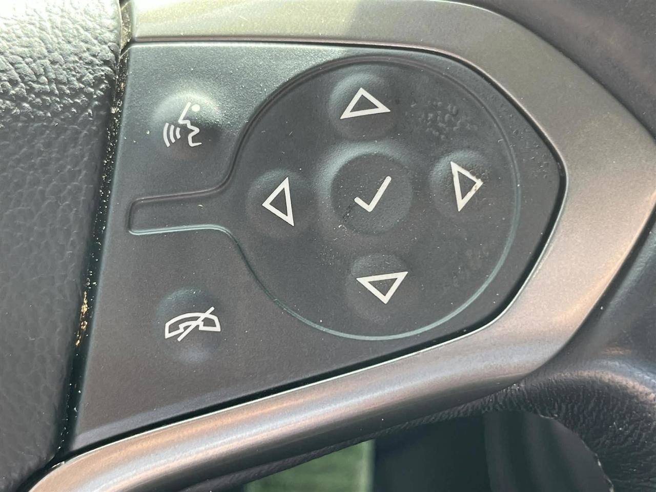 Used 2018 Chevrolet Silverado 1500 High Country image 22