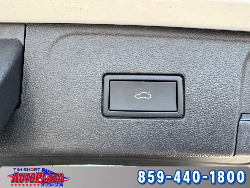 Used 2025 Volkswagen Atlas SE AWD/4WD image 41
