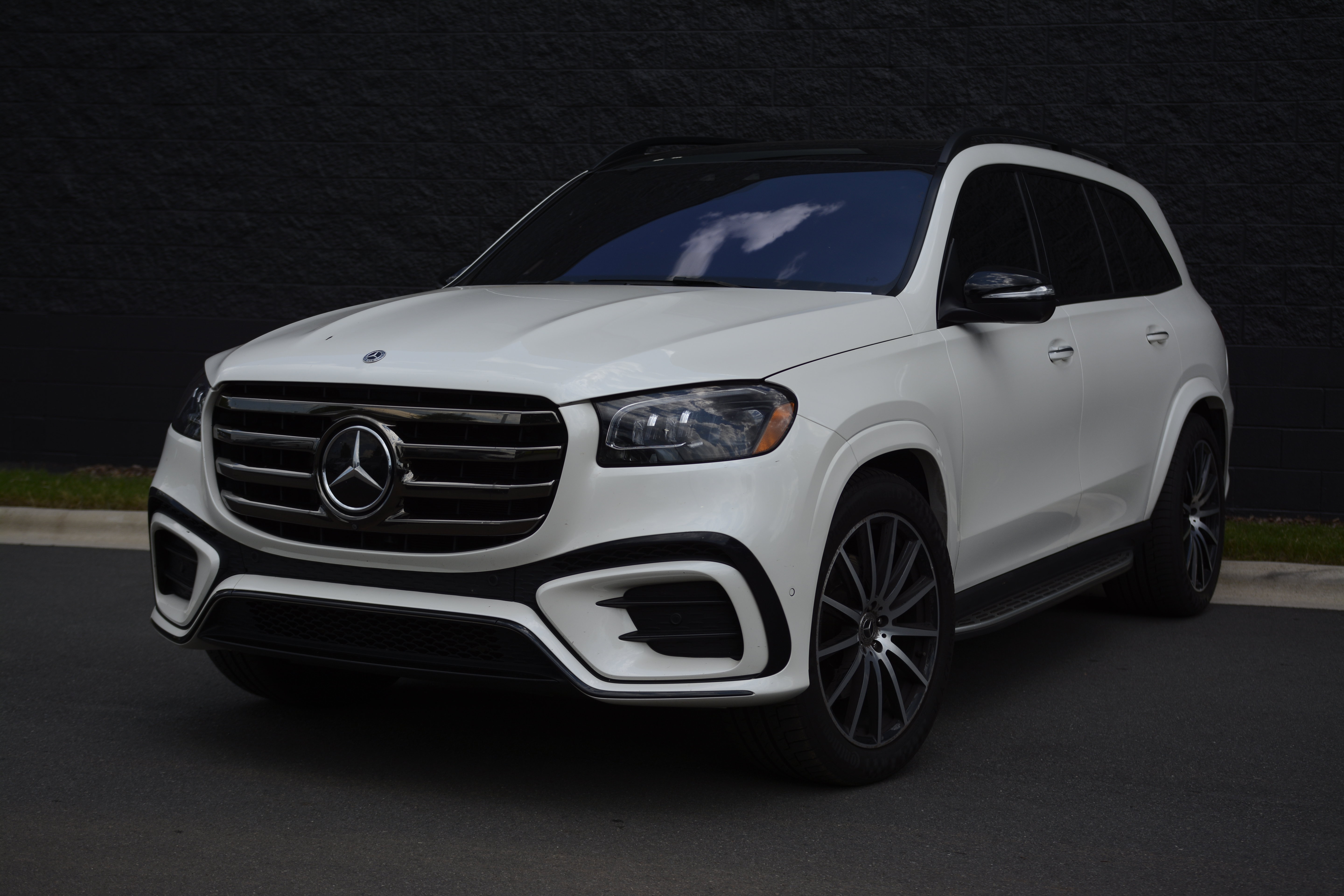 Used 2024 Mercedes-Benz GLS 450 4MATIC image 45