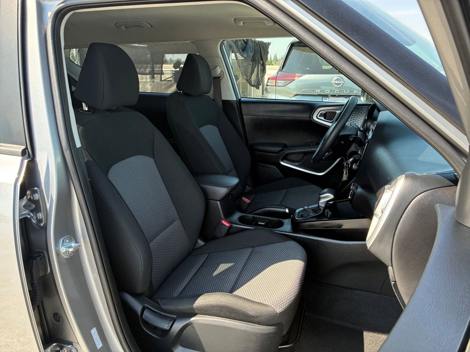 Used 2025 Kia Soul LX w/ LX Technology Package image 34