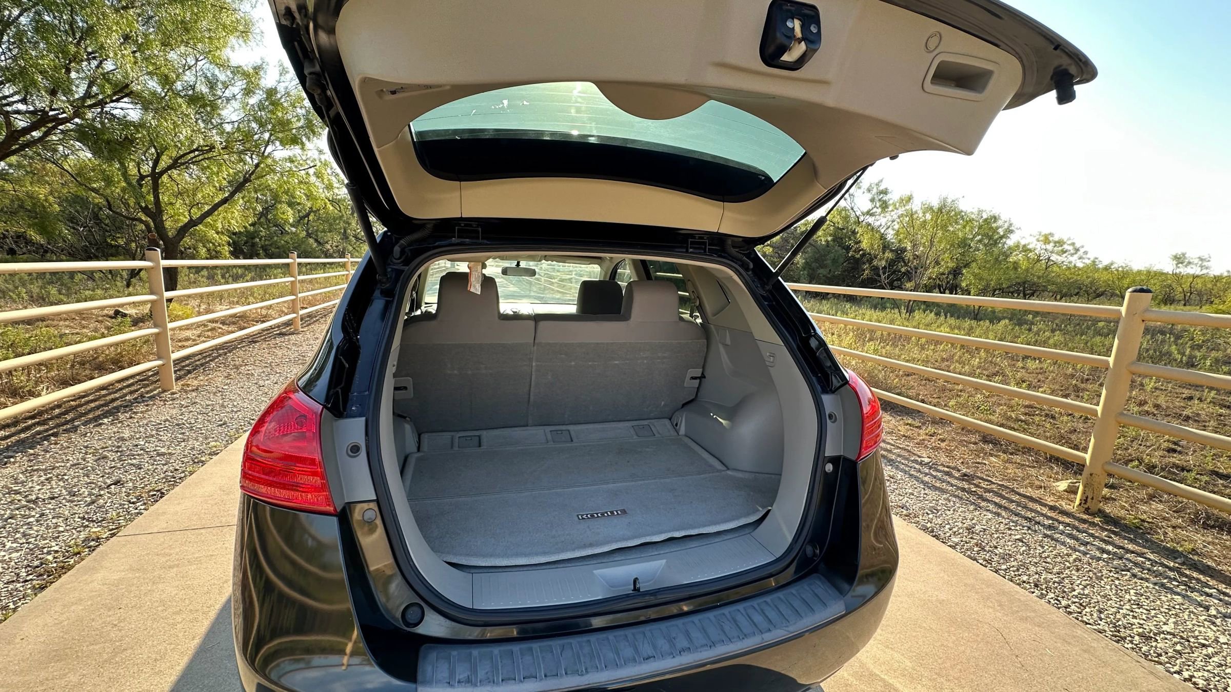 Used 2011 Nissan Rogue S image 30