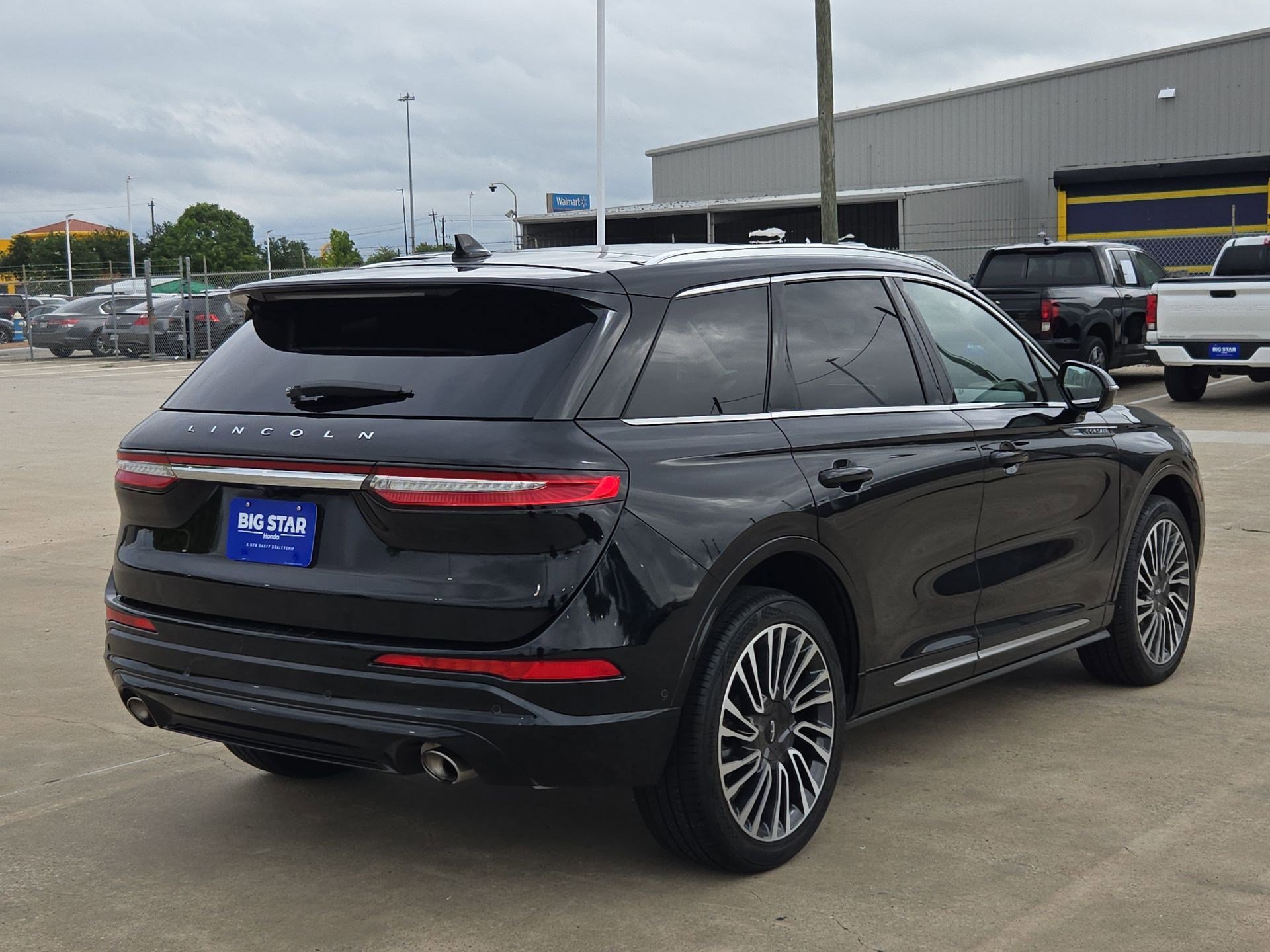 Used 2021 Lincoln Corsair Reserve w/ Equipment Group 201A FWD image 3