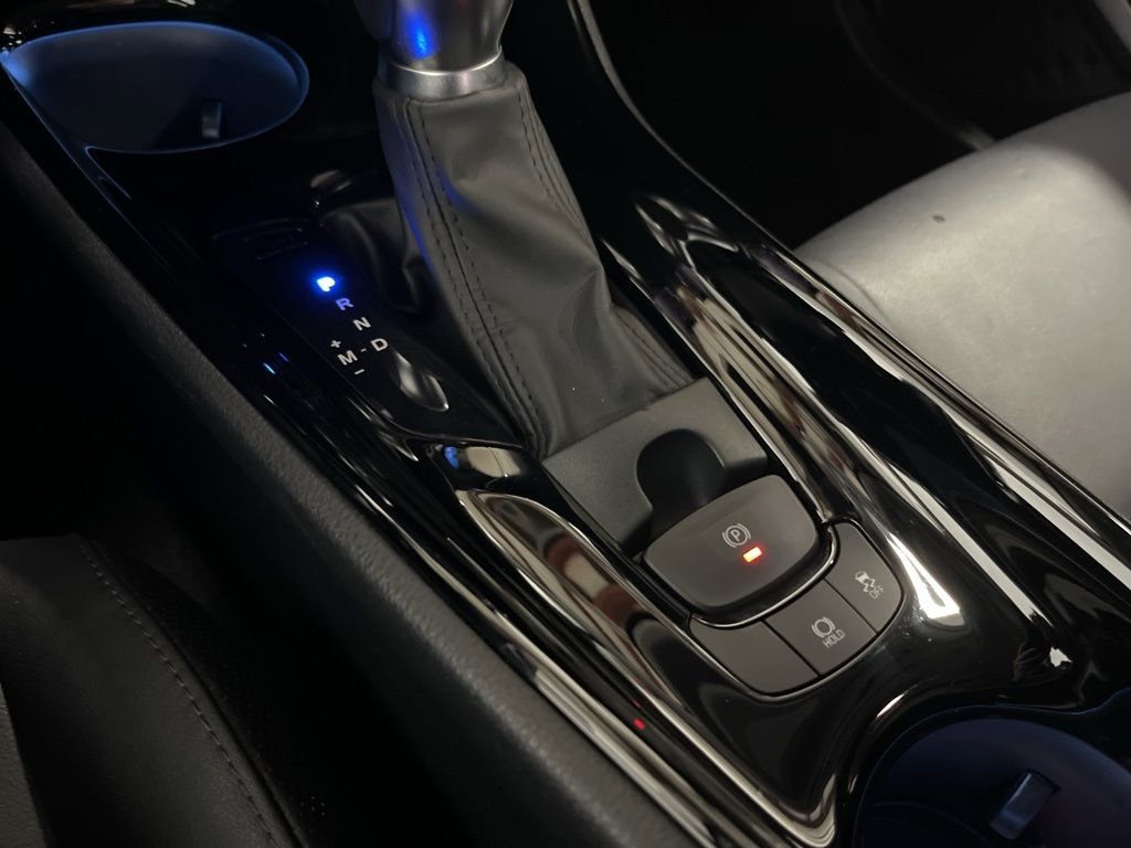 Used 2022 Toyota C-HR Limited FWD image 15