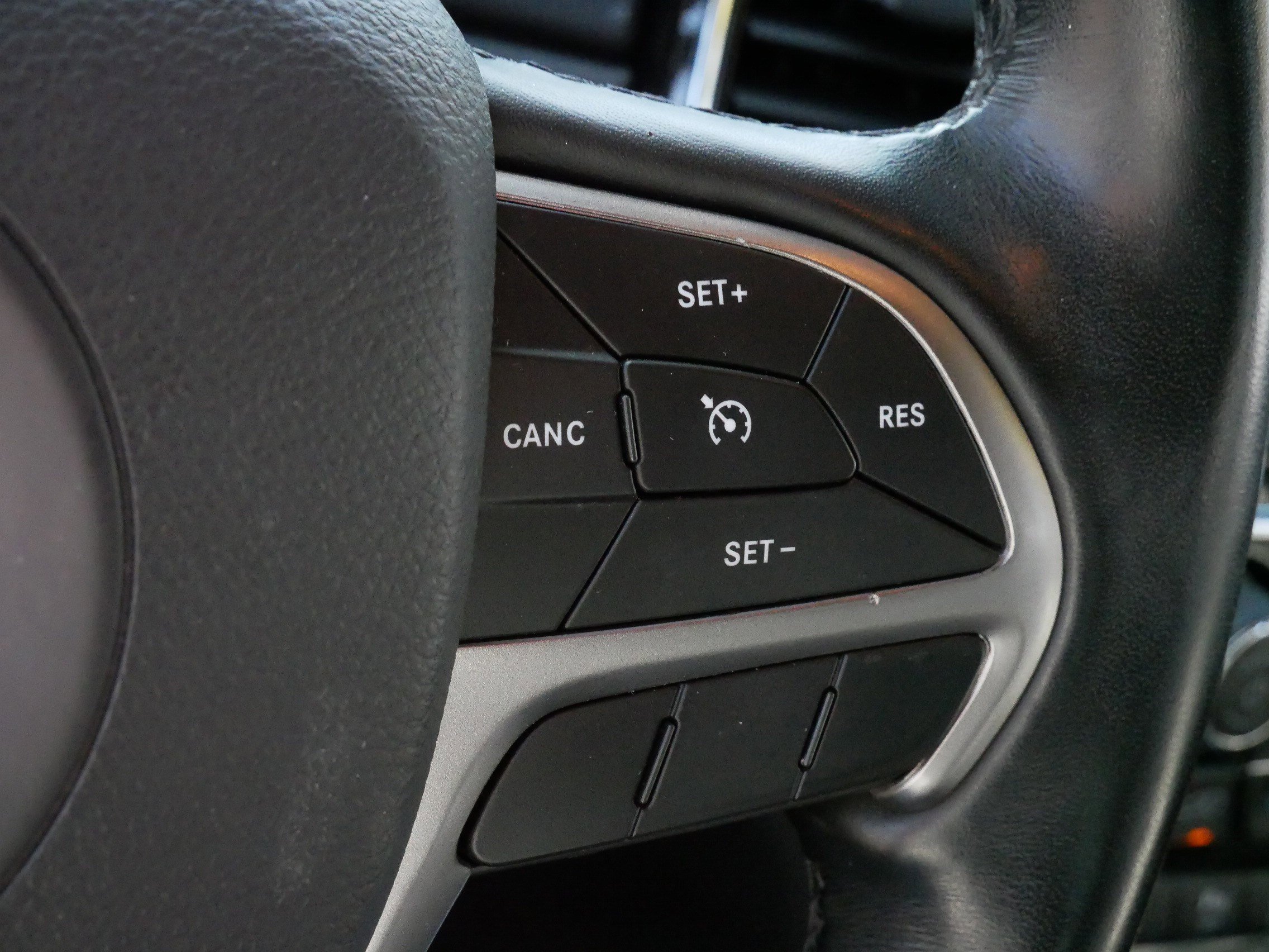 Used 2021 Jeep Grand Cherokee Limited image 25