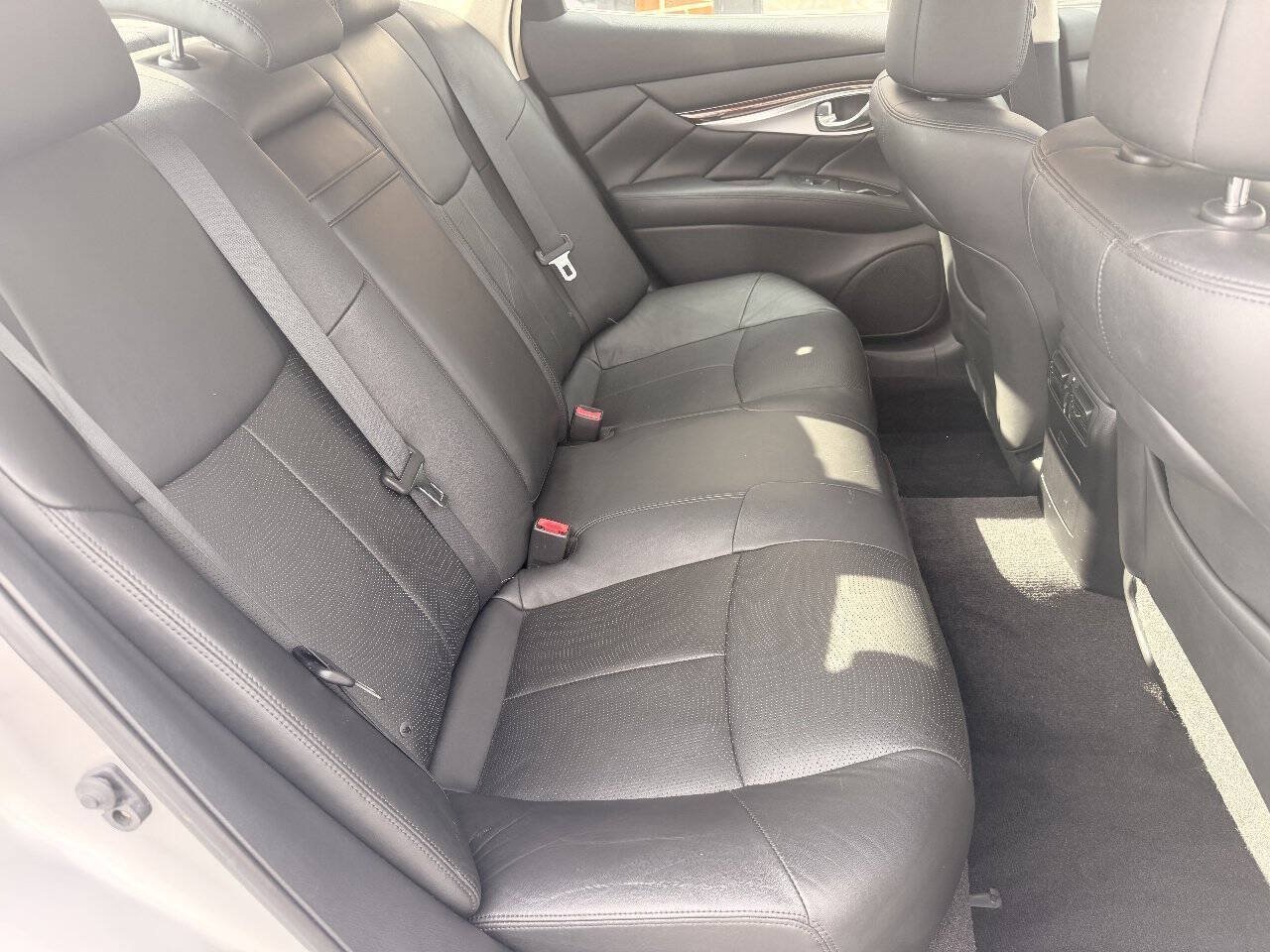 Used 2011 INFINITI M37 x w/ Premium Pkg AWD/4WD image 19
