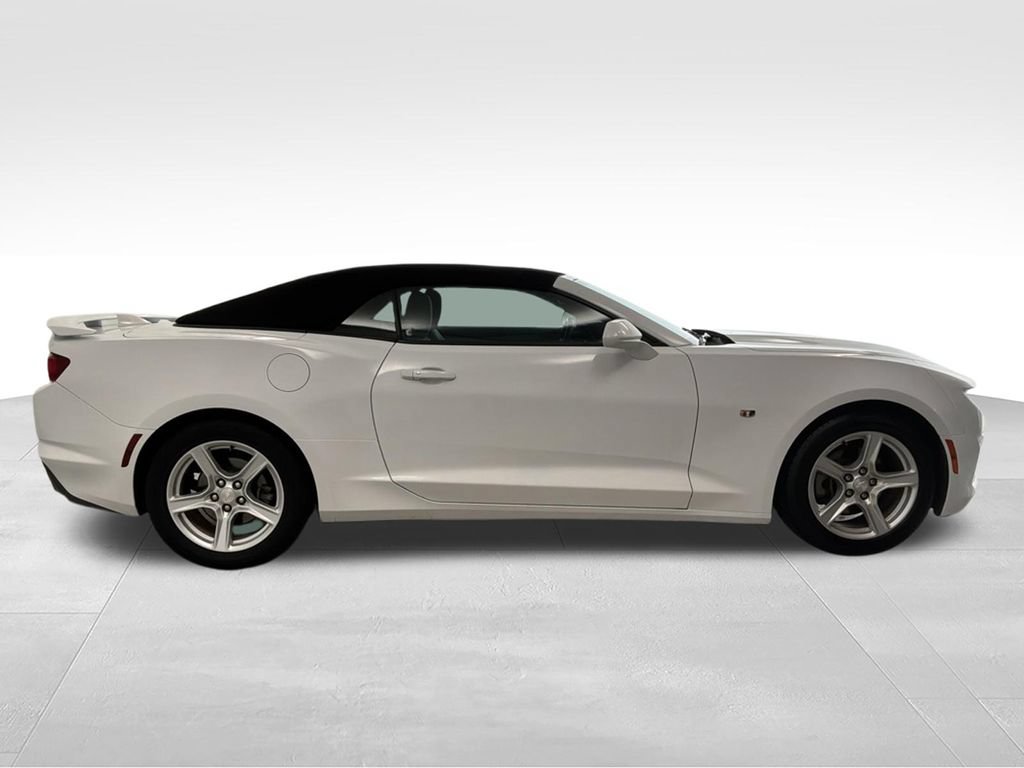 Used 2020 Chevrolet Camaro LT RWD image 6
