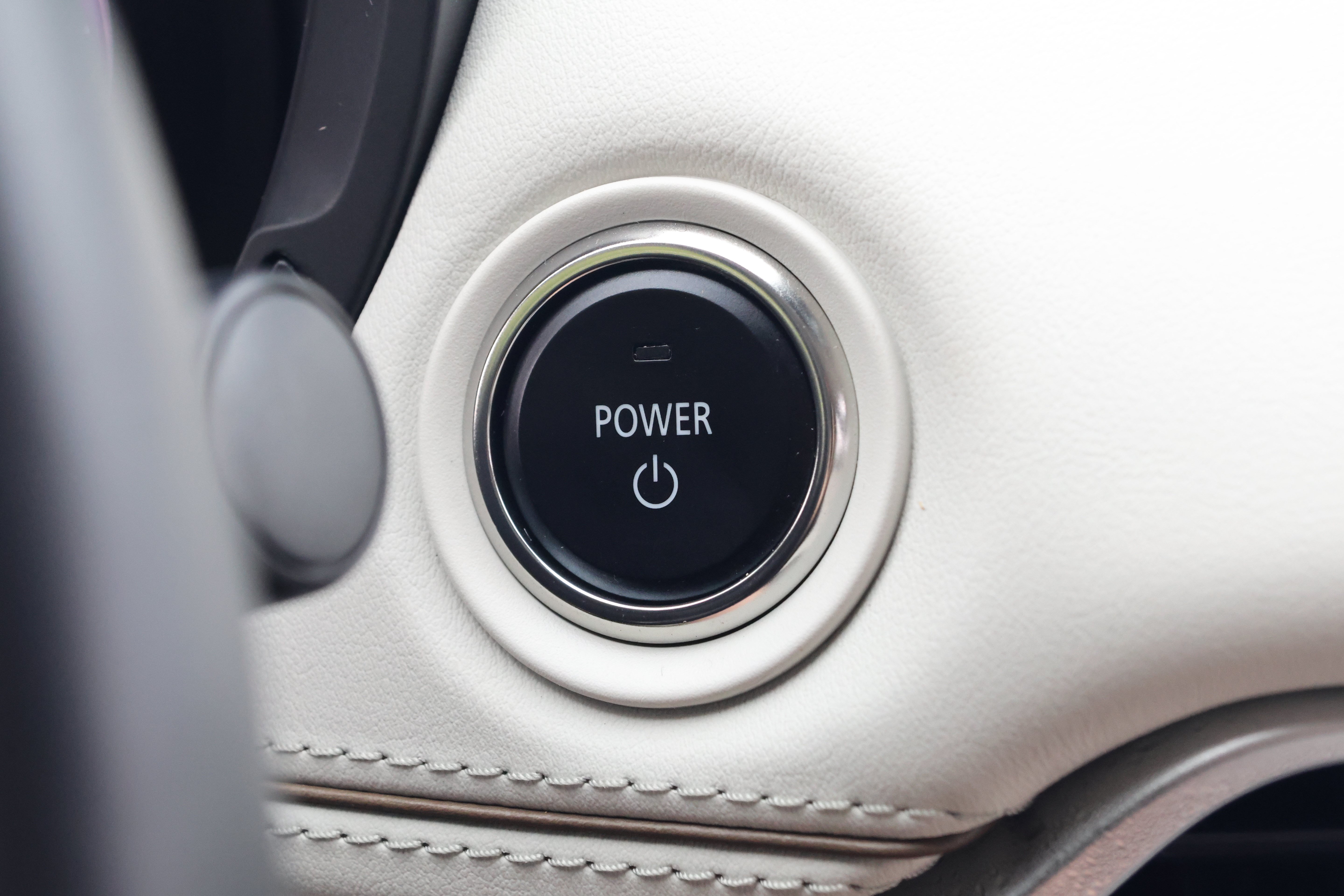 Used 2024 MAZDA CX-90 Plug-In Hybrid w/ Premium Plus AWD/4WD image 18