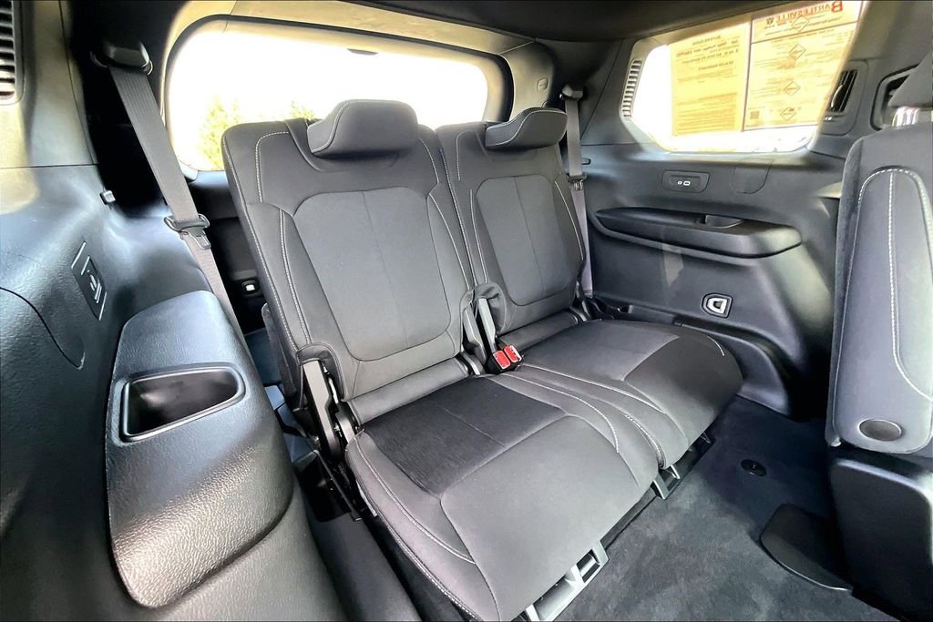 Used 2024 Jeep Grand Cherokee L Laredo w/ Luxury Tech Group I image 25