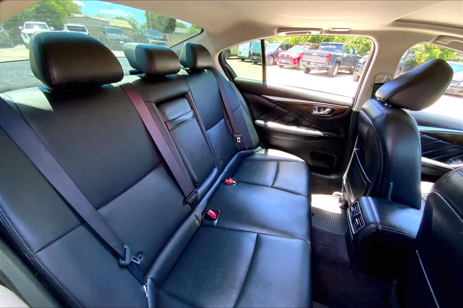 Used 2018 INFINITI Q50 Luxe AWD/4WD image 19