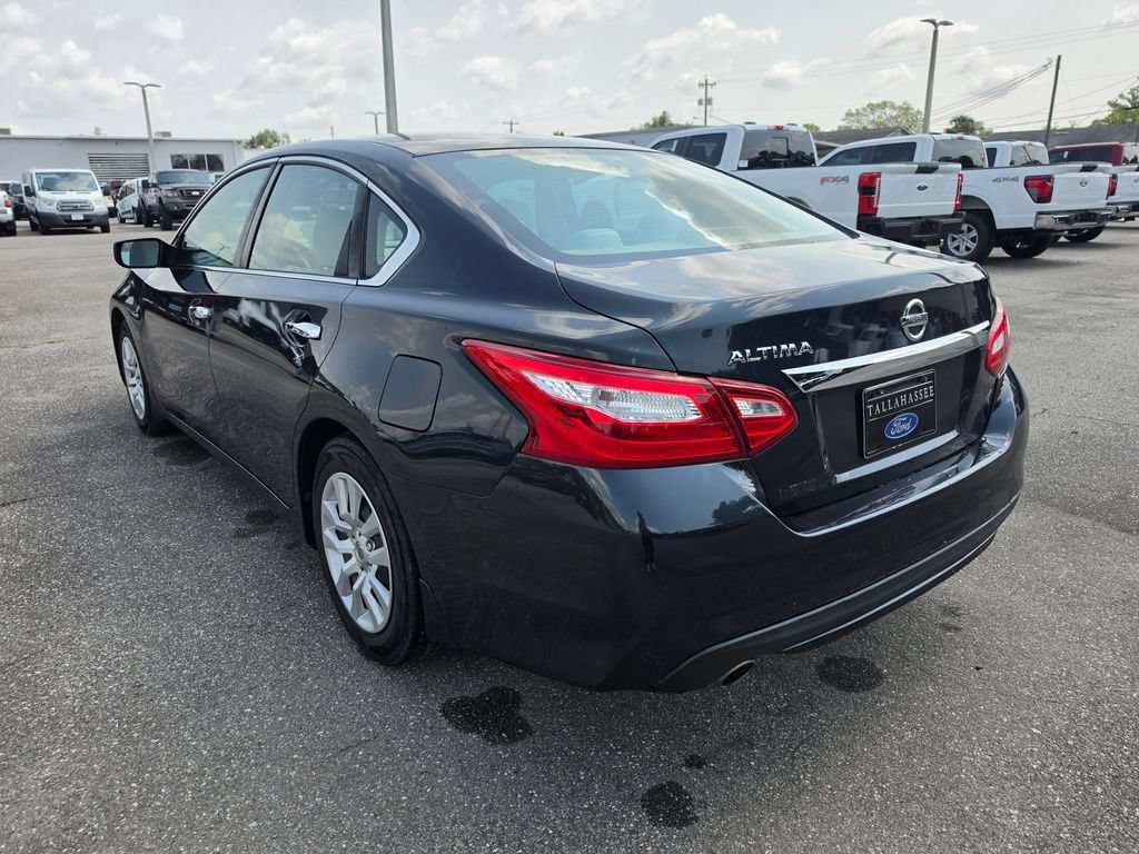 Used 2017 Nissan Altima 2.5 S w/ Power Driver Seat Package FWD image 2