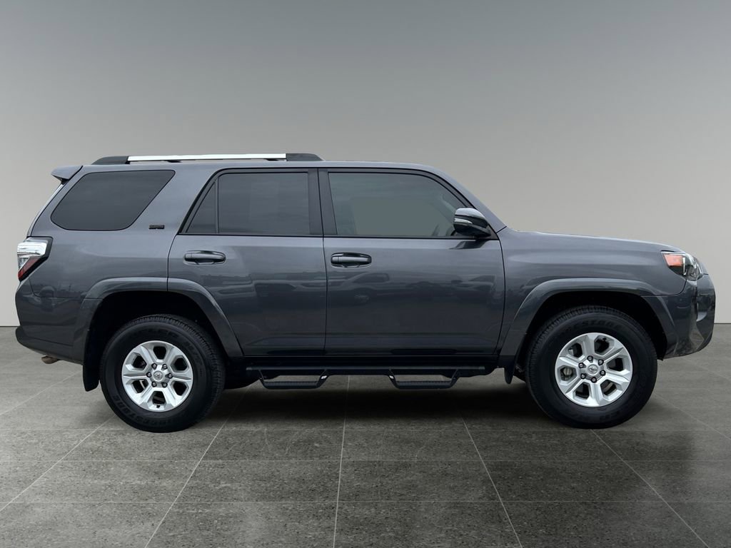 Used 2022 Toyota 4Runner SR5 Premium image 9