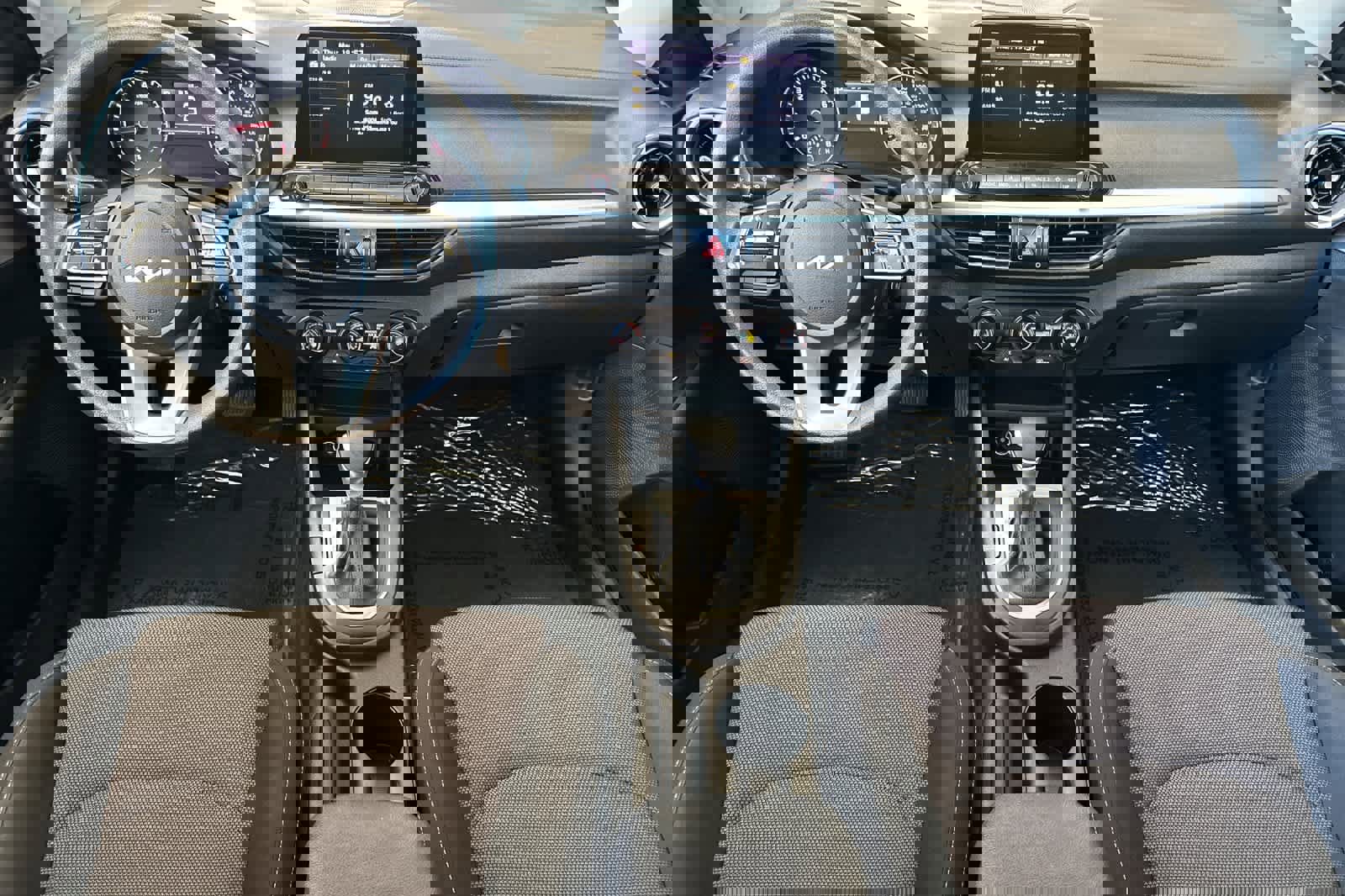 Used 2024 Kia Forte LXS image 3