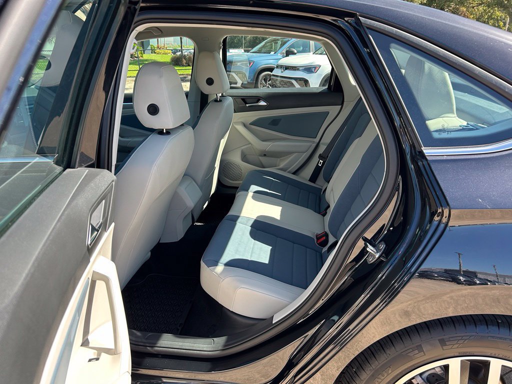 Certified 2026 Volkswagen Jetta SE FWD image 45