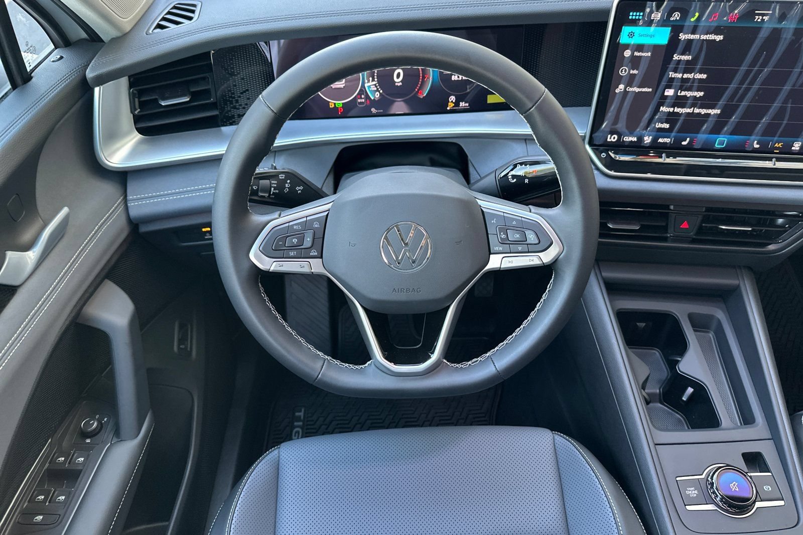 New 2026 Volkswagen Tiguan SE FWD image 14