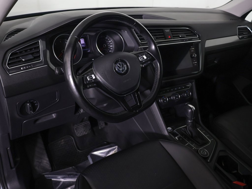 Used 2019 Volkswagen Tiguan SE w/ Panoramic Sunroof Package image 24