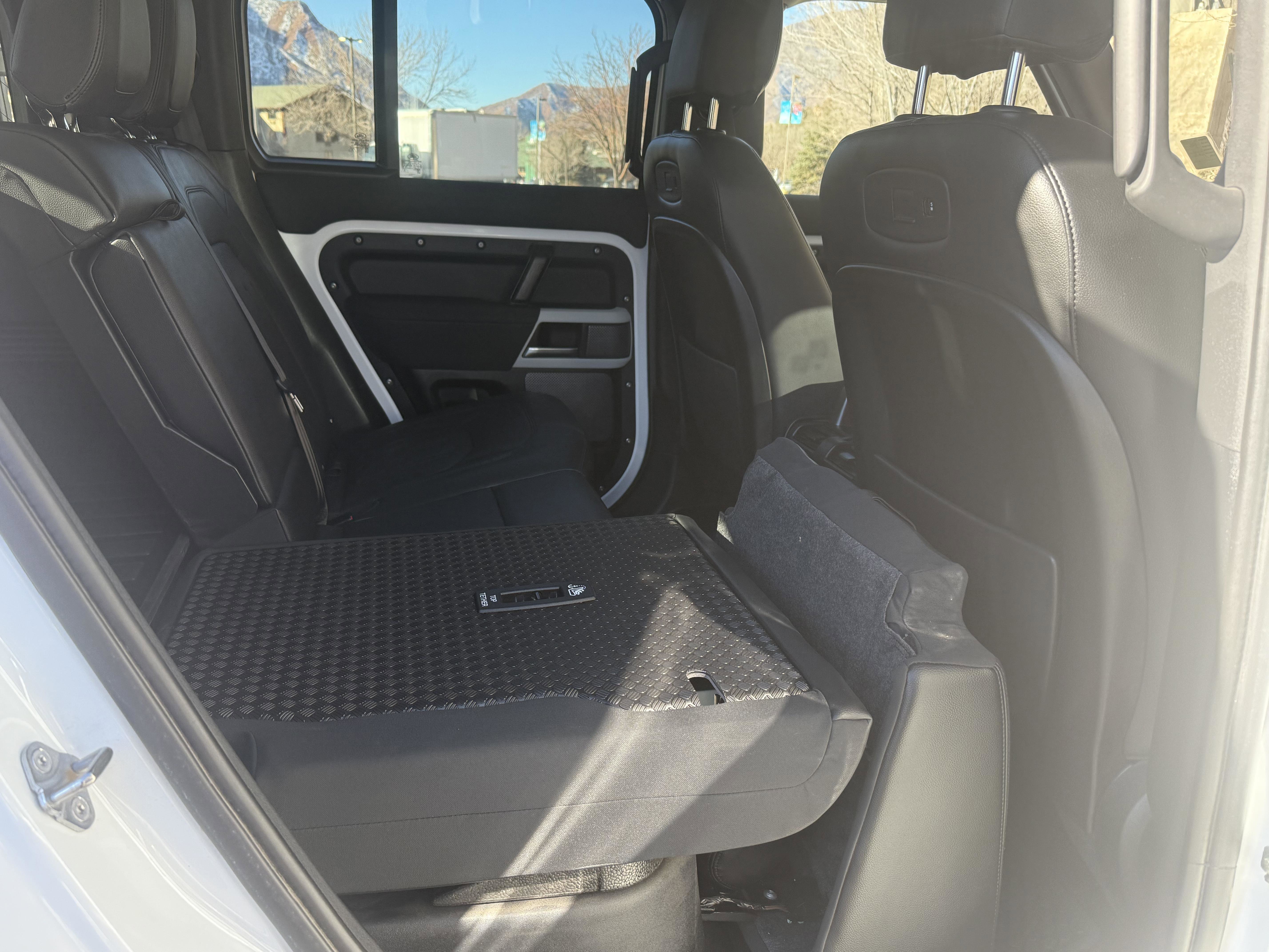 Certified 2022 Land Rover Defender 110 SE image 39