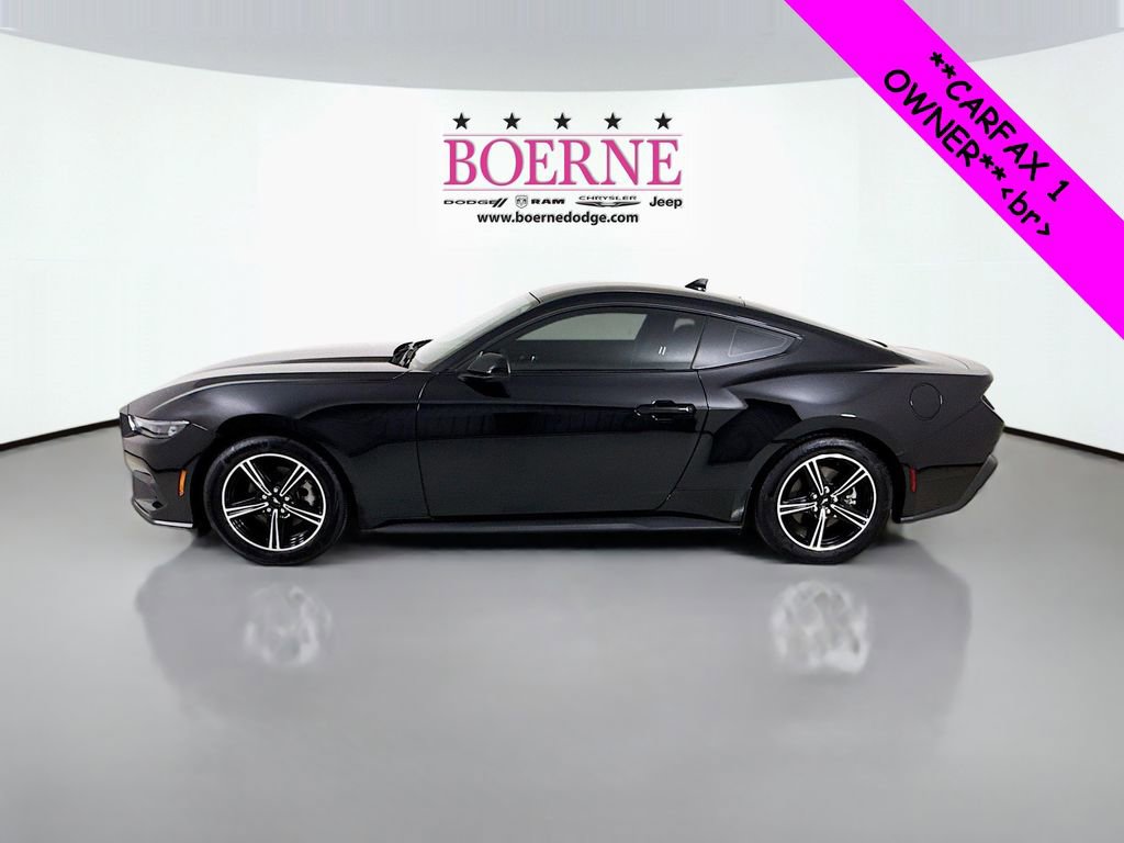 Used 2025 Ford Mustang EcoBoost image 4