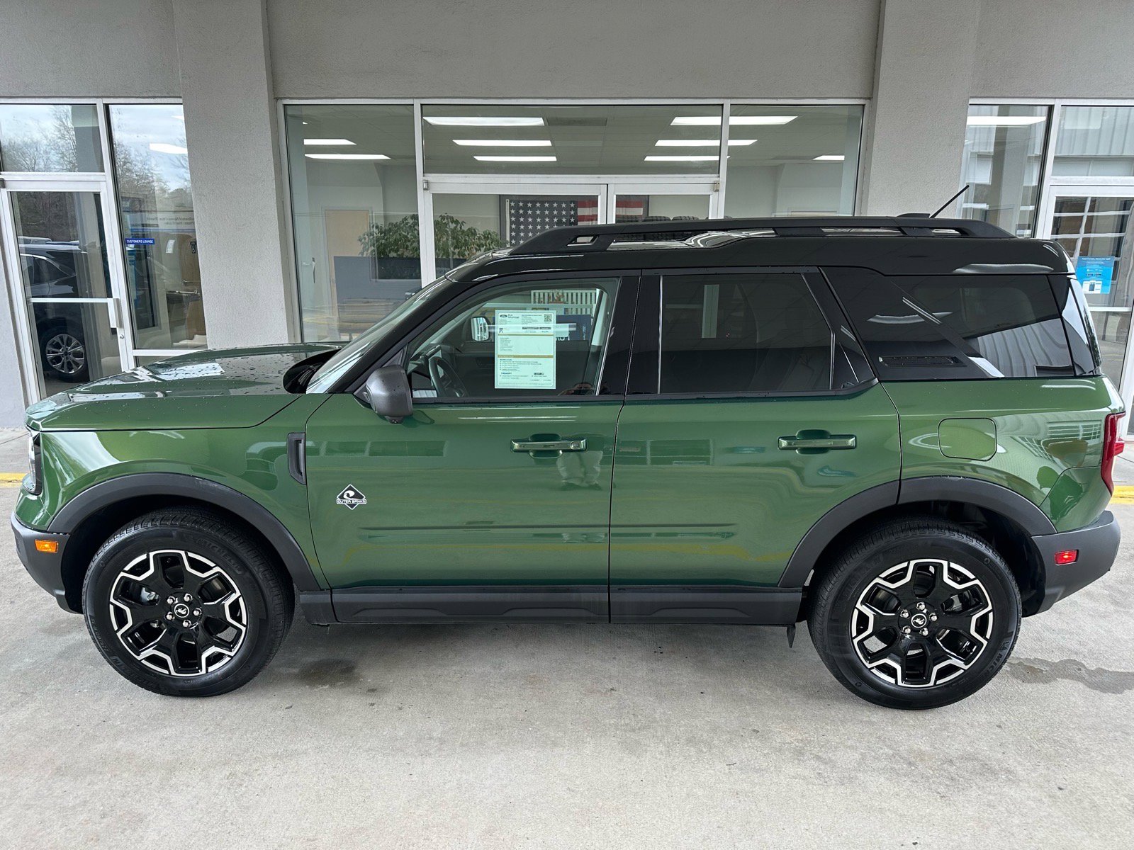 Certified 2025 Ford Bronco Sport Outer Banks w/ Outer Banks Tech Package+ AWD/4WD image 4
