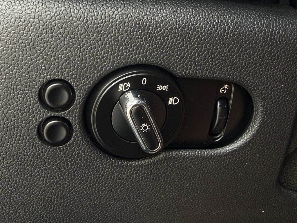 Used 2016 MINI Cooper 2-Door Hardtop FWD image 23