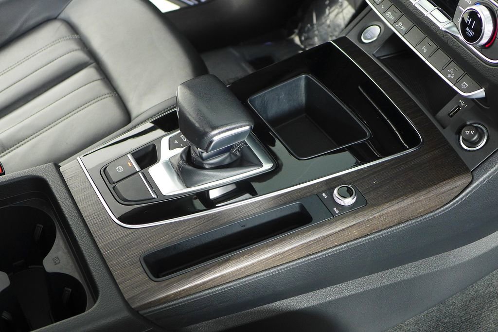 Used 2023 Audi Q5 2.0T Premium w/ Convenience Package image 15