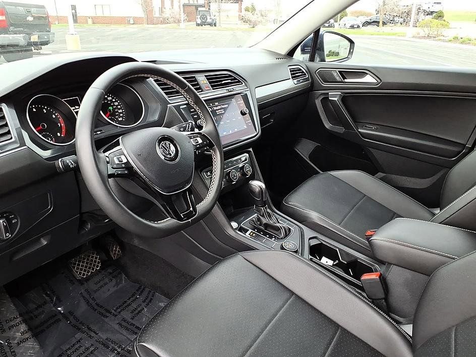 Used 2021 Volkswagen Tiguan SE image 14