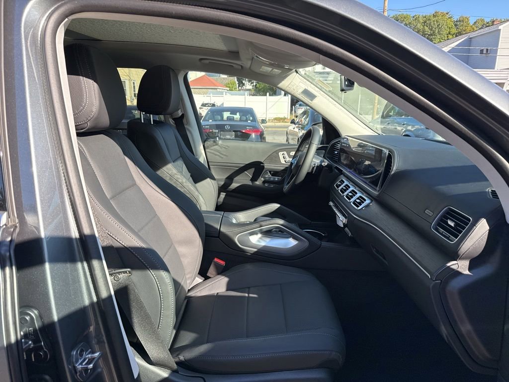 New 2026 Mercedes-Benz GLS 450 4MATIC image 11