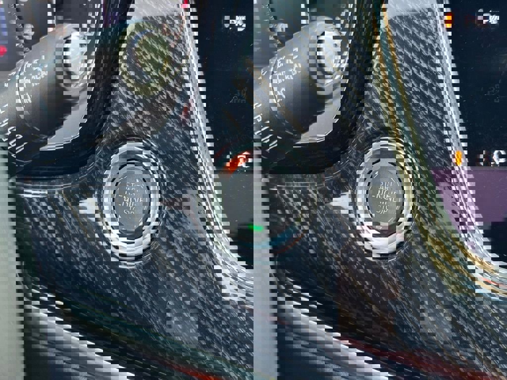 Certified 2025 Cadillac XT6 Premium Luxury image 32